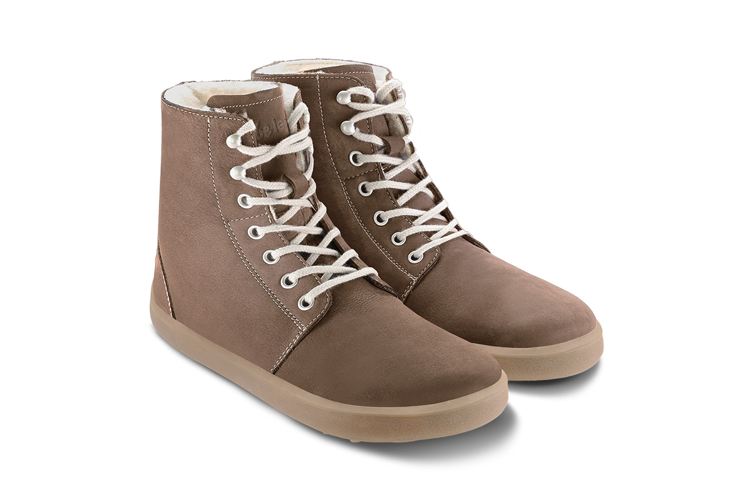 Zimowe buty barefoot Be Lenka Winter 3.0 - Walnut Brown.


.insulation-properies{display:flex}@media(max-width:991px){.insulation-properies{flex-direction:column}}﻿﻿﻿﻿


buty barefoot doskonale imitują chodzenie boso, dokładnie tak, jak zaprojektowała to naturaskóra pierwszej klasywełniana wyściółka o doskonałych właściwościach termoregulacyjnych ochroni Twoje stopy przed zimnempodeszwa DeepGrip została zaprojektowana z myślą o lepszej stabilności na różnych powierzchniachwodoodporna membrana pomiędzy skórą a wełną zapewnia stopom suchość i ciepłoskóra hydrofobowa zapobiega przenikaniu wilgoci do wnętrza butów, dla większego efektu należy zastosować impregnacjęsprytnie rozmieszczone haczyki do jeszcze bardziej praktycznego zakładania butów

Zalety butów barefoot:
ultra elastyczna podeszwazero drop: pięta i palce w jednej płaszczyźniedużo miejsca na palcelekkość
Typ obuwia: buty wyjściowe