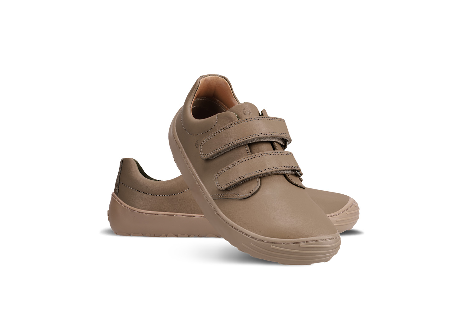 Dziecięce buty barefoot Be Lenka Bounce - All Brown.
  barefoot buty doskonale imitują chodzenie boso, dokładnie tak, jak zaprojektowała to natura  szyta podeszwa zapewniająca dłuższą żywotność  buty uniwersalne, odpowiednie także na specjalne okazje  podeszwa KidsUltraGrip do modeli dziecięcych z doskonałą przyczepnością i zabawnym wzorem  praktyczne buty dzięki zapięciom na rzepy  lekkie buty wykonane z najwyższej jakości skóry nappa  stylowe, wytłoczone logo „Be” na języku i rzepie  wyjmowana wkładka doskonale odprowadza wilgoć
Zalety butów barefoot:
 ultraelastyczna podeszwa zero drop: pięta i palce w jednej płaszczyźnie dla prawidłowej postawy obszerna końcówka dla palców lekkie obuwie 
Rodzaj obuwia: buty wyjściowe