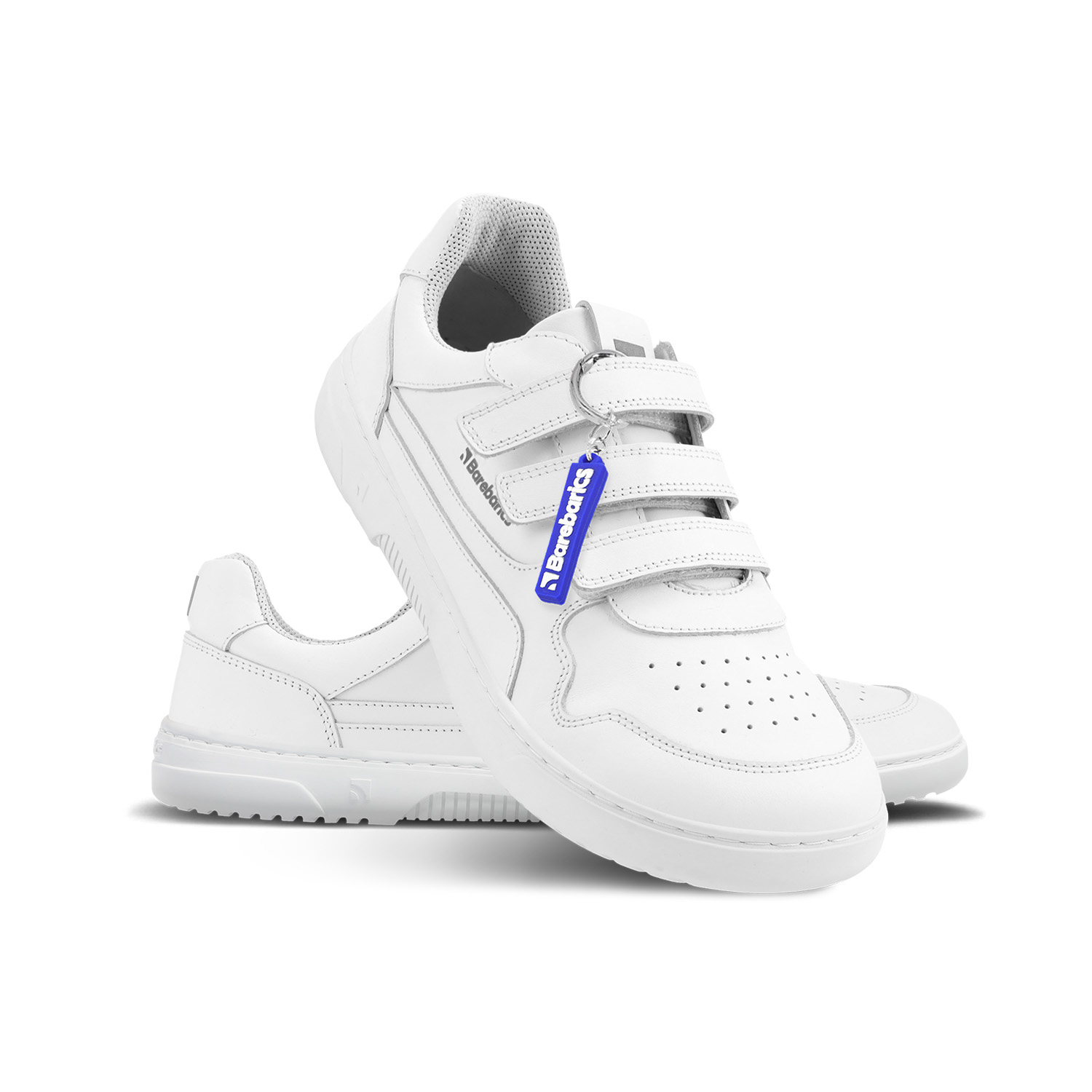 Barefoot Sneakers Barebarics Zing Velcro - All White - Leather.
Anatomiczny kształt - but dopasowuje się do kształtu stopy Tworzy wystarczającą przestrzeń dla palców nawet podczas ruchu, zapobiegając ich uciskaniu lub siniakomElastyczność materiałów - Elastyczna podeszwa zapewnia niezbędny ruch Stopy nie są ograniczone i są naturalnie wzmocnioneNachylenie zerowe – pięta i czubek buta znajdują się w jednej płaszczyźnie Dzięki temu poprawia się postawa ciała i ogólna korekta środka ciężkościAdaptacyjna podeszwa - grubość 4mm (bez wypustek) stymuluje zakończenia nerwowe Wzmocni równowagę, wrażliwość terenu i ochroni stopyLekkość - buty Barebarics są lekkie i pozbawione łuków, co zapobiega zmęczeniu nóg i wspiera prawidłowy wzorzec chodu
Więcej informacji
buty wyjściowenowoczesny projekt urbanistycznyzaprojektowane i wykonane ręcznie w Unii Europejskiejdoskonała trwałość i trwałość kolorów materiałówdostępne w numerach: 36 - 47 (wg pomiaru europejskiego)