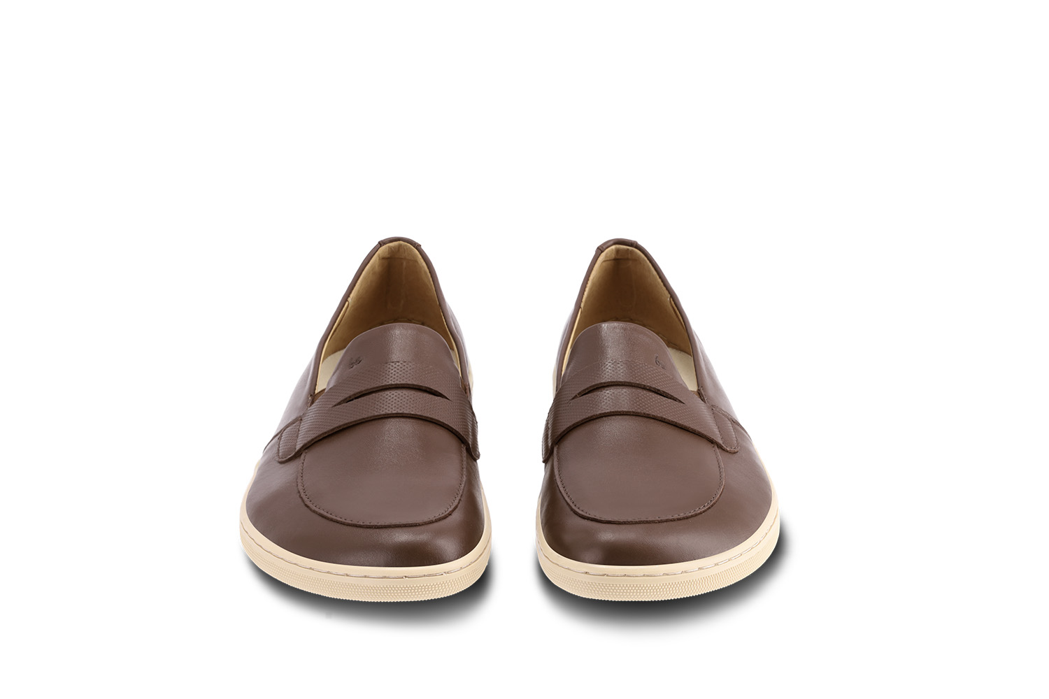 Barefoot mokasyny Be Lenka Buena - Dark Brown & Beige.
  minimalistyczny barefoot design  proste zakładanie bez sznurowania z gumą na języku  łatwo łączyć z różnymi stylami ubioru - eleganckim, sportowym i swobodnym  szyta podeszwa EverydayComfort zapewniająca dłuższą żywotność buta  komfort podczas całodziennego noszenia  delikatne wytłoczone logo Be Lenka na języku buta
Zalety butów barefoot:
 ultraelastyczna podeszwa zero drop: pięta i palce w jednej płaszczyźnie dla prawidłowej postawy obszerna końcówka dla palców lekkie obuwie 
Rodzaj obuwia: buty wyjściowe