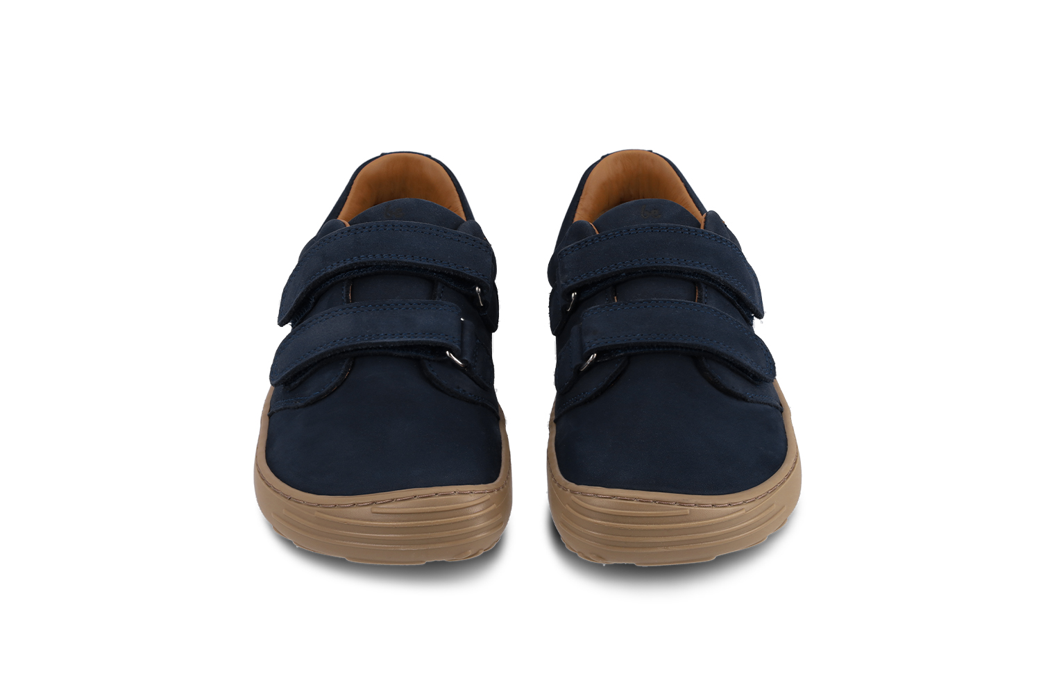 Dziecięce buty barefoot Be Lenka Bounce - Dark Blue.
Cholewka: skóra (nubuk)
Wyściółka: skóra + materiał tekstylny
Wkładka: PU z recyklingu + materiał tekstylny (wyjmowana)
Podeszwa: TR (KidsUltraGrip)
Produkcja: Portugalia

barefoot buty doskonale imitują chodzenie boso, dokładnie tak, jak zaprojektowała to natura
szyta podeszwa zapewniająca dłuższą żywotność
buty uniwersalne, odpowiednie także na specjalne okazje
podeszwa KidsUltraGrip do modeli dziecięcych z doskonałą przyczepnością i zabawnym wzorem
praktyczne buty dzięki zapięciom na rzepy
lekkie buty wykonane z najwyższej jakości skóry nubuk
wyjmowana wkładka doskonale odprowadza wilgoć

Zalety barefoot butów:

ultraelastyczna podeszwa
zero drop: pięta i palce w jednej płaszczyźnie dla prawidłowej postawy
obszerna końcówka na palce
lekkie obuwie

Rodzaj obuwia: buty wyjściowe