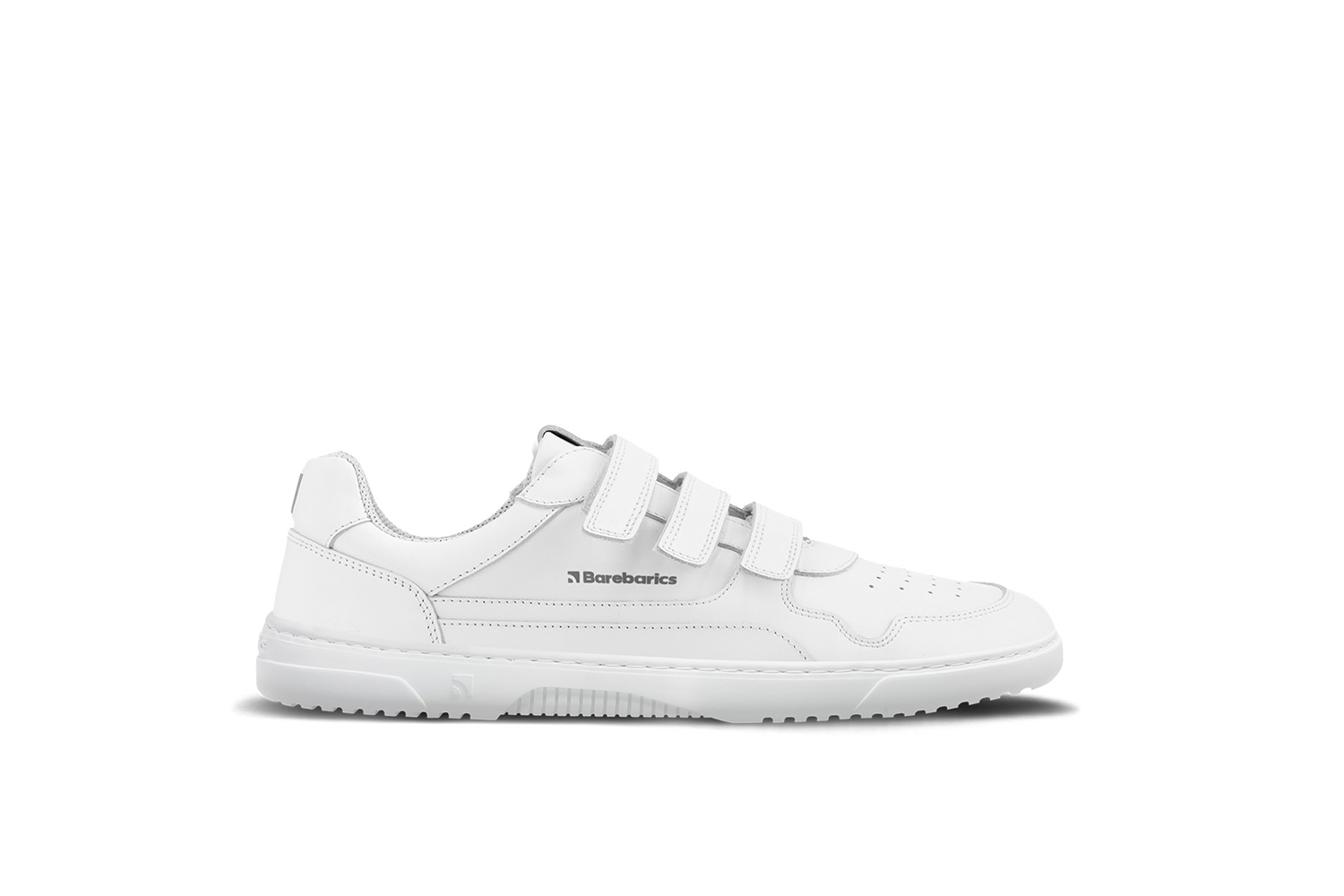 Barefoot Sneakers Barebarics Zing Velcro - All White - Leather.
Anatomiczny kształt - but dopasowuje się do kształtu stopy Tworzy wystarczającą przestrzeń dla palców nawet podczas ruchu, zapobiegając ich uciskaniu lub siniakomElastyczność materiałów - Elastyczna podeszwa zapewnia niezbędny ruch Stopy nie są ograniczone i są naturalnie wzmocnioneNachylenie zerowe – pięta i czubek buta znajdują się w jednej płaszczyźnie Dzięki temu poprawia się postawa ciała i ogólna korekta środka ciężkościAdaptacyjna podeszwa - grubość 4mm (bez wypustek) stymuluje zakończenia nerwowe Wzmocni równowagę, wrażliwość terenu i ochroni stopyLekkość - buty Barebarics są lekkie i pozbawione łuków, co zapobiega zmęczeniu nóg i wspiera prawidłowy wzorzec chodu
Więcej informacji
buty wyjściowenowoczesny projekt urbanistycznyzaprojektowane i wykonane ręcznie w Unii Europejskiejdoskonała trwałość i trwałość kolorów materiałówdostępne w numerach: 36 - 47 (wg pomiaru europejskiego)