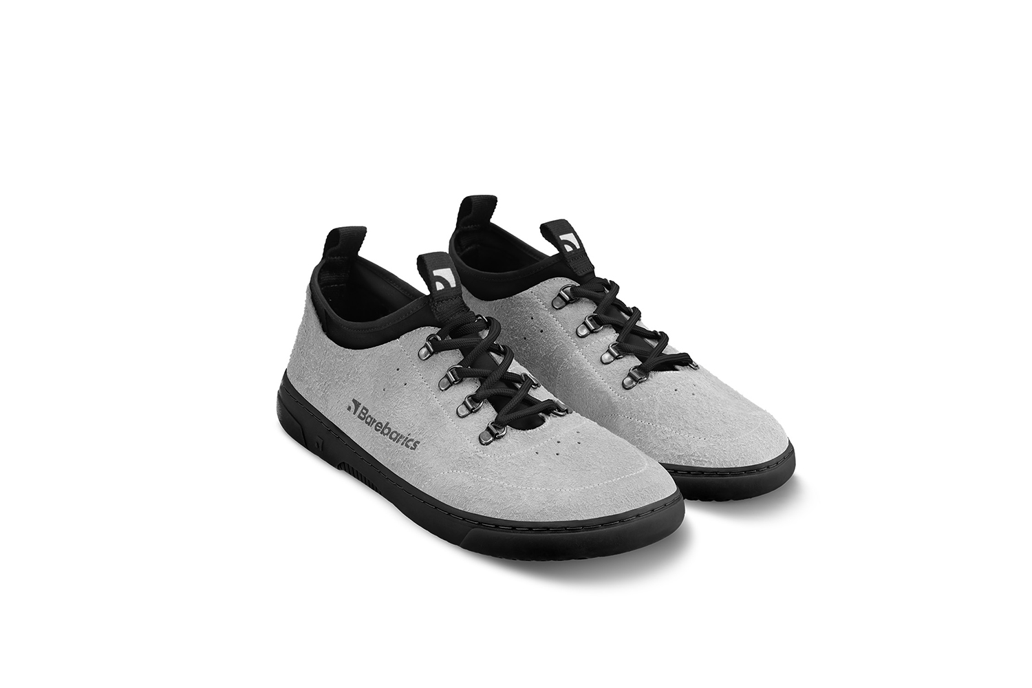 Barefoot Sneakers Barebarics Bronx - Grey.
Sneakersy Barebarics są produkowane przy użyciu procesów minimalizujących wpływ na środowisko.
  Cholewka wykonana jest ze skóry i materiału tekstylnego  Podszewka wykonana z lycry i mikrofibry  Podeszwa wykonana jest z miękkiej syntetycznej gumy o wysokiej odporności na ścieranie.



Atrybuty barefoot
    Anatomiczny kształt - tenisówka respektuje kształt stopy.

Więcej informacji
buty wyjściowenowoczesny miejski designzaprojektowane i wykonane ręcznie w Unii Europejskiej, z lokalnych zrównoważonych materiałówdoskonała trwałość koloru materiałówdostępne w rozmiarze: 36 - 47 (wg wymiaru europejskiego)