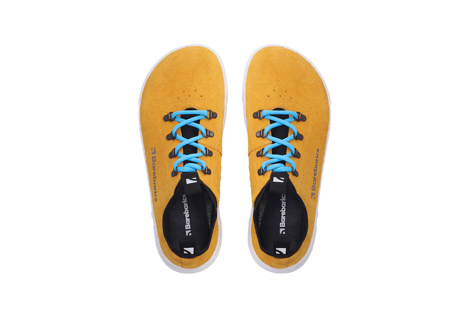 Barefoot Sneakers Barebarics Bronx - Mustard.
Sneakersy Barebarics są produkowane przy użyciu procesów minimalizujących wpływ na środowisko.
  Cholewka wykonana jest ze skóry i materiału tekstylnego  Podszewka wykonana z lycry i mikrofibry  Podeszwa wykonana jest z miękkiej syntetycznej gumy o wysokiej odporności na ścieranie.



Atrybuty barefoot
    Anatomiczny kształt - tenisówka respektuje kształt stopy.

Więcej informacji
buty wyjściowenowoczesny miejski designzaprojektowane i wykonane ręcznie w Unii Europejskiej, z lokalnych zrównoważonych materiałówdoskonała trwałość koloru materiałówdostępne w rozmiarze: 36 - 47 (wg wymiaru europejskiego)